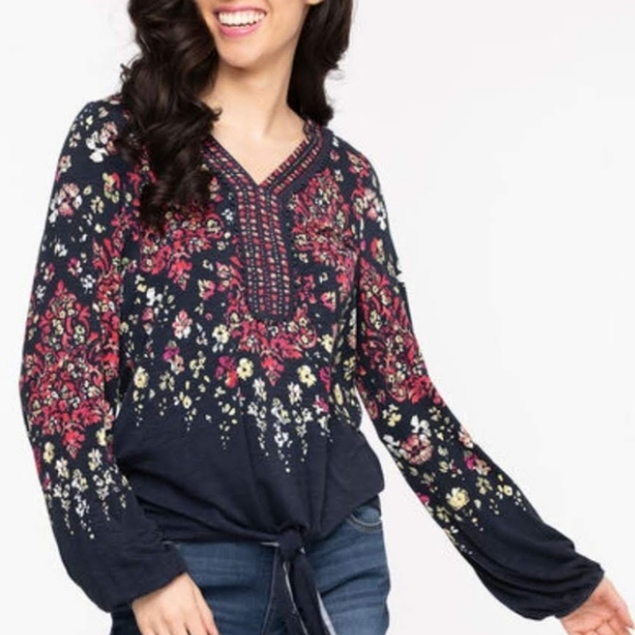 Long sleeve tie front top! - Picture 2 of 8